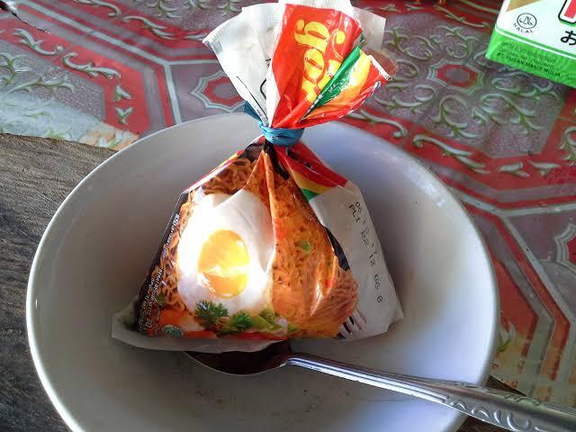 Berbagai Cara Memasak Mie Instan dari yang Direbus hingga ala Anak Kos