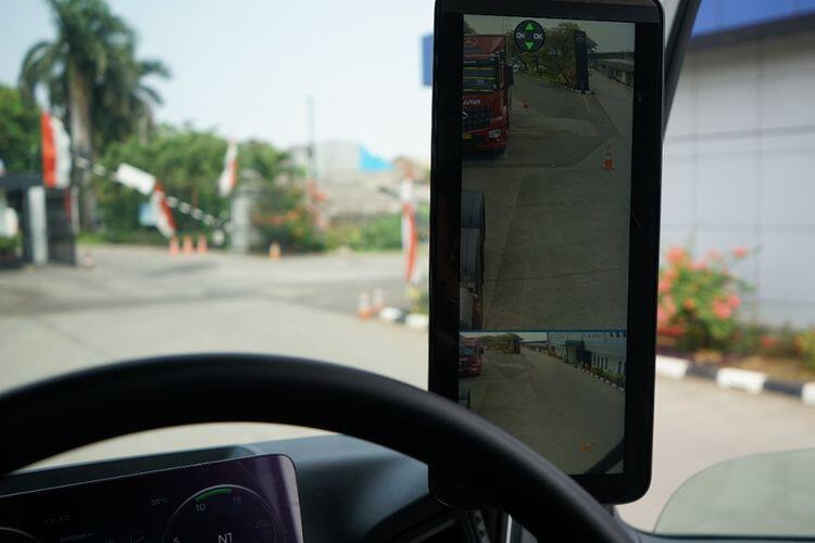 Spion Kamera Pada Bus? Gimana Kelebihan &amp; Kekurangannya?
