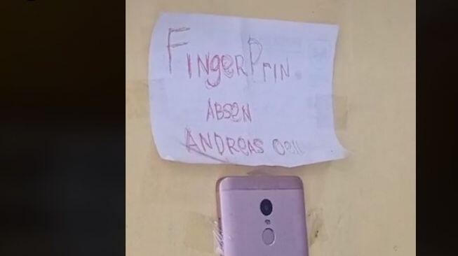 Tak Sembarang Absen, Toko HP Ini Pakai Finger Print Tak Biasa