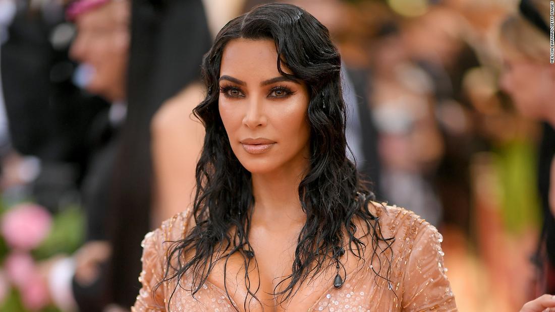 Resmi Bercerai, Kim Kardashian Rela Bayar Kanye West Rp323 Milyar