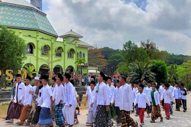 Artis Pernah Sekolah di Pesantren, Kok Gitu? Agan dan Sista Keliru Menilai