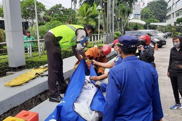 Kecelakaan TransJ Vs TransJ, Sopir dan 2 Penumpang Meninggal