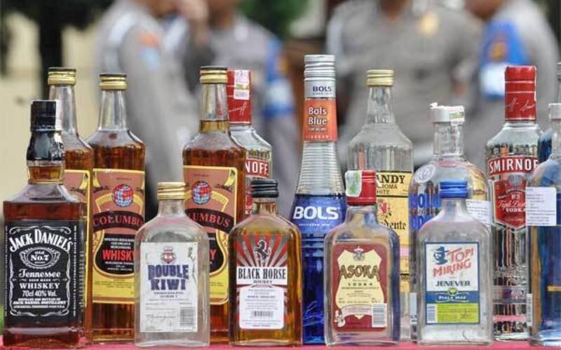 Pengembangan Wisata Arab Saudi, Alkohol Jadi Isu Panas