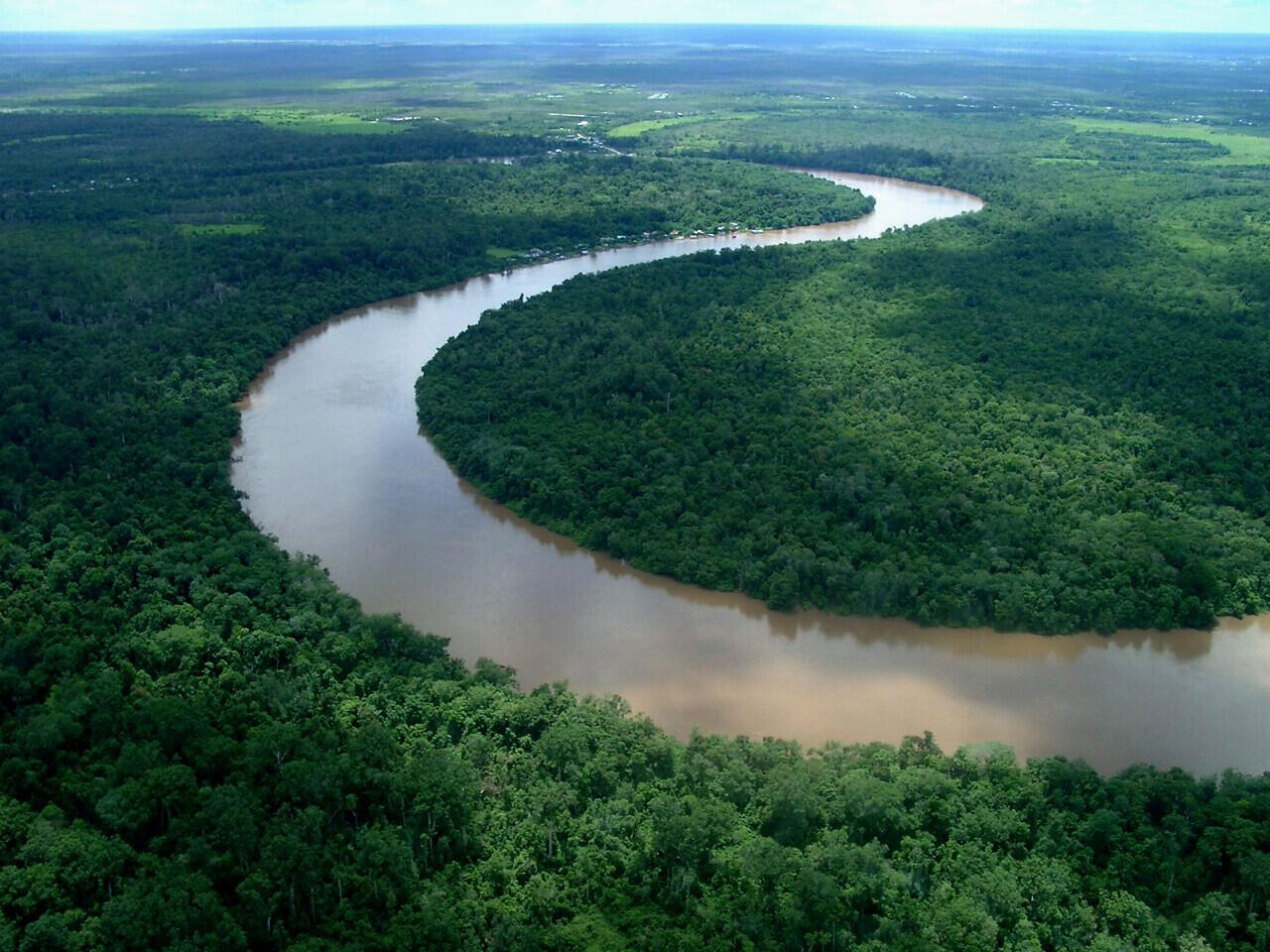 GAK ADA DI PULAU JAWA, Inilah 5 Sungai Terpanjang di Indonesia