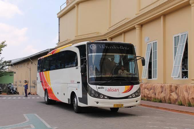 Lampu Proyektor, Tak Hanya Di Mobil, Di Bus Juga Ada!