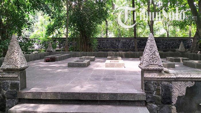 Mitos Lihat Ular Raksasa di Makam Pangeran Sukowati di Tanon, Bisa Pertanda Buruk