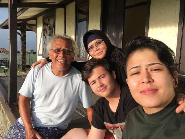Iwan Fals Dampingi Istri Polisikan Pendiri OI