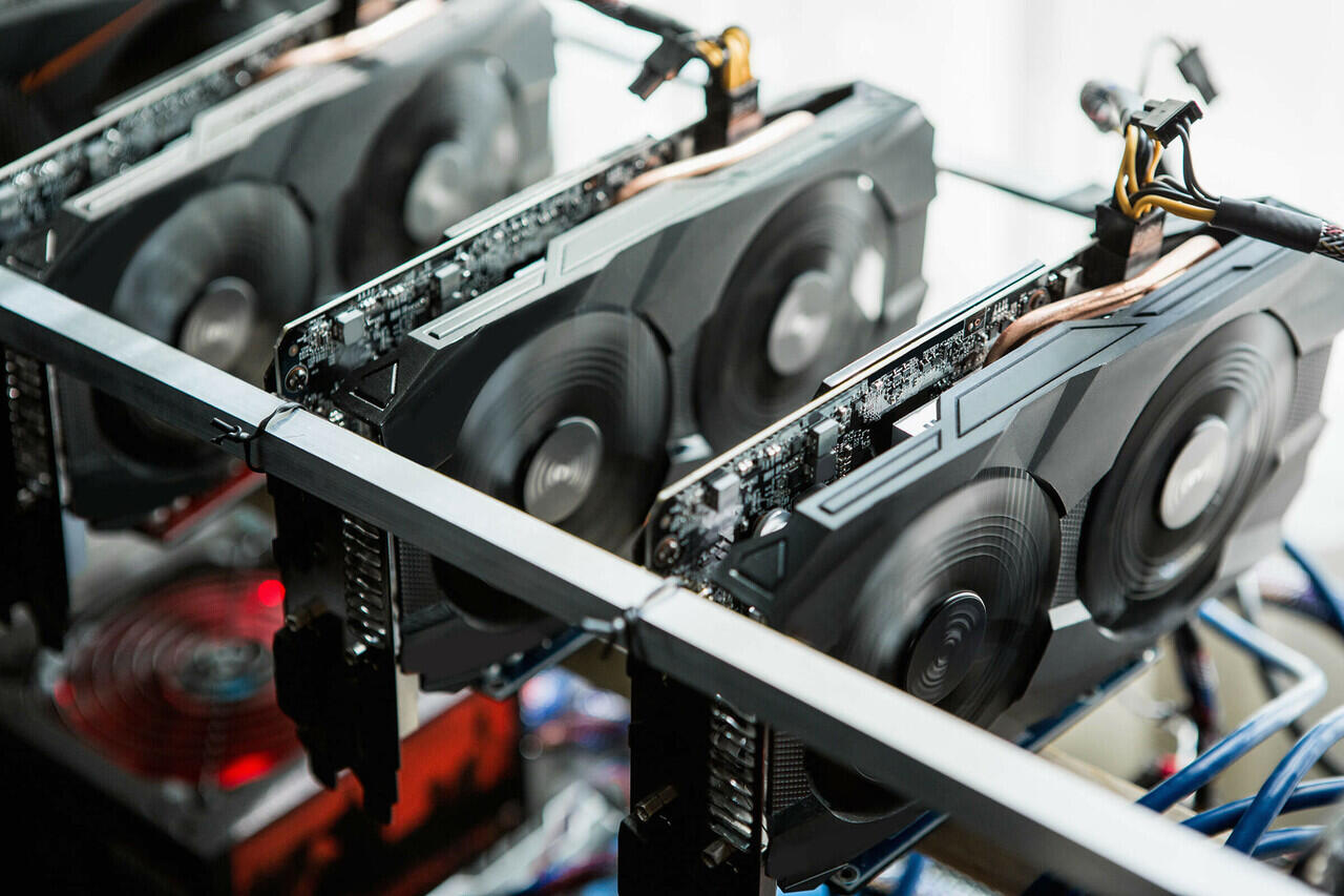 CRYPTOPIA - Investasi Mesin Crypto Mining Pertama di Indonesia (3 - 8% per bulan)