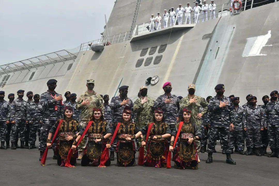 Kapal USS Jackson (LCS-6) Sambangi Kota Pahlawan