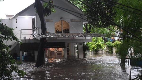 Jakarta Diguyur Hujan, Kawasan Pela Mampang Kebanjiran