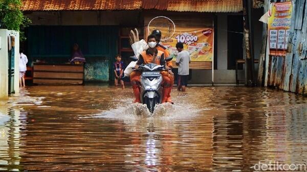 Tersisa 67 Titik Banjir-Genangan Jakarta, Tertinggi di Cililitan 2,5 Meter