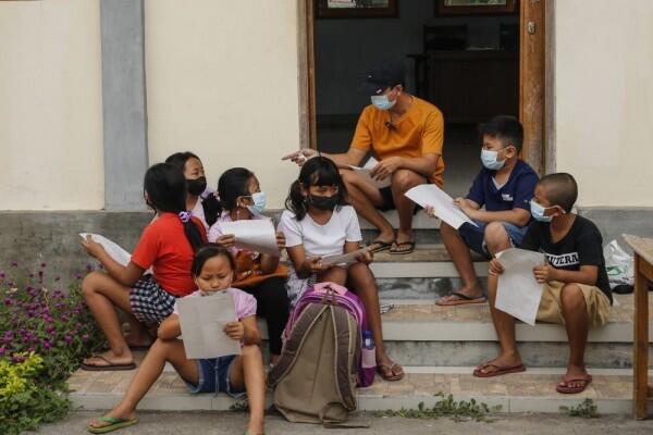 Membuka Jendela Literasi Negeri