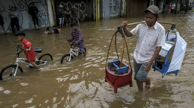 91 RT di Jakarta Masih Terendam Banjir, 182 Warga Mengungsi