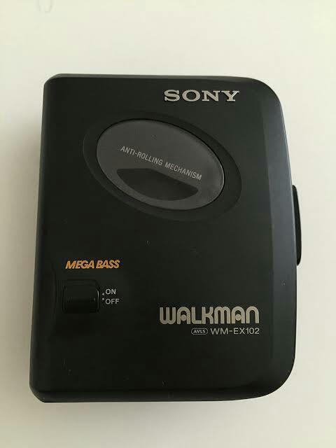 benda aneh ini bernama WALKMAN