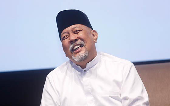 Roger Danuarta Nangis di Gala Premier Film Pintu Surga Terakhir