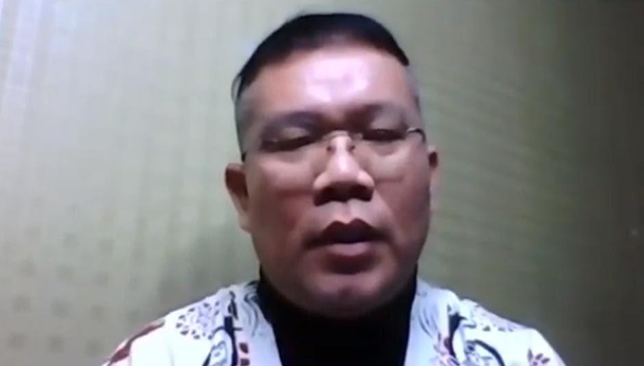 Bukan Sekadar Penutup Kepala