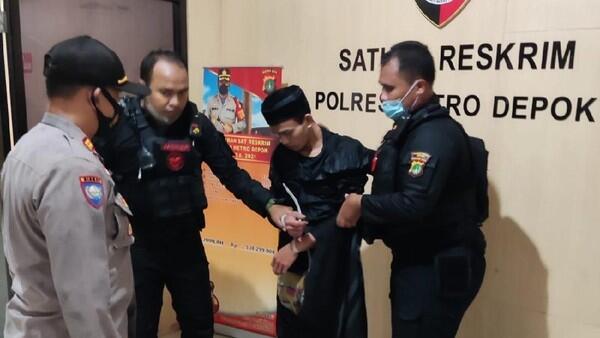 Ini Tampang Pria Bersarung yang Mengamuk-Ancam Panah Warga di Depok