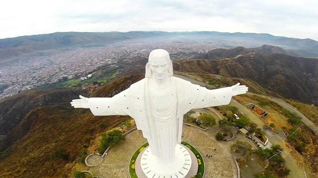 7 Patung Religius Paling Terkenal Di Dunia, Bahkan Ada Di Bawah Laut Juga Lho!