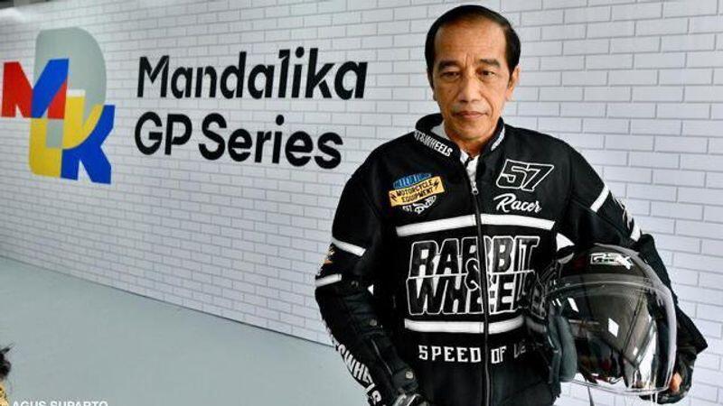 Segini Harga Outfit Presiden Jokowi Saat Jajal Sirkuit Mandalika