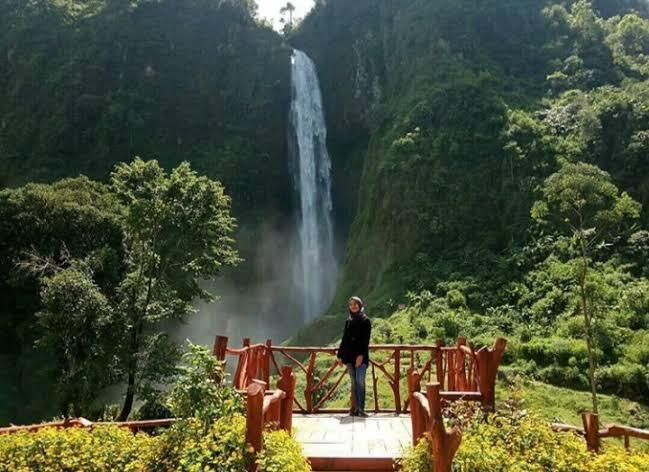 Tinggi, Gagah, dan Asri, Semua Itu Ada di Curug Citambur Cianjur