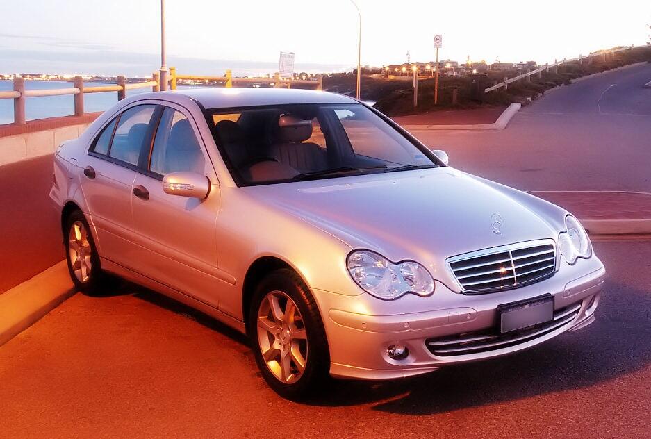 Review Mercedes Benz W203 dan Tips Membelinya