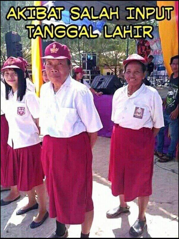 Beginilah Tampilannya Jika Para Lansia Menggunakan Seragam Sekolah SD, SMP dan SMA
