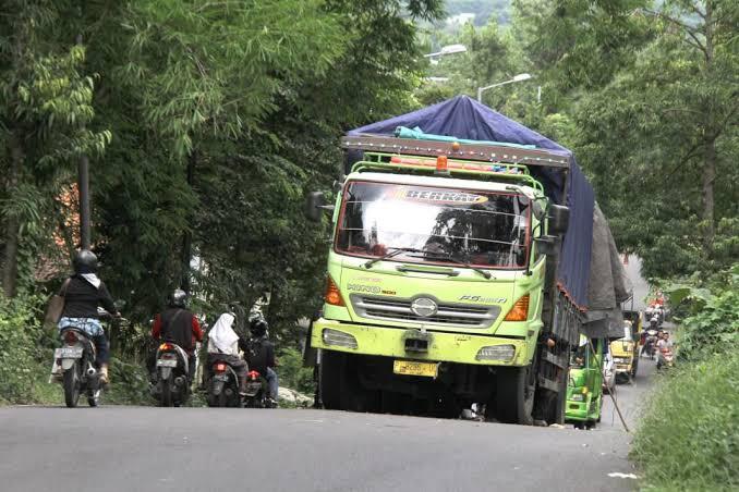 Rem Pada Truk &amp; Bus, Pakai Angin! Kok Gak Hidrolik Saja?