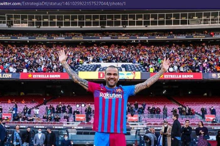 Dani Alves di Barcelona - Gajinya Cuma Rp16 Ribu, Dendanya Capai Rp1,6 Triliun