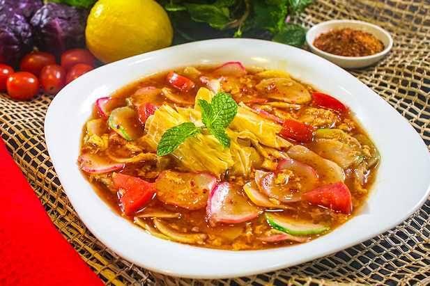 Beberapa Makanan yang Cocok Dimakan ketika Hujan! Nomor Berapa Kesukaan, Agan?