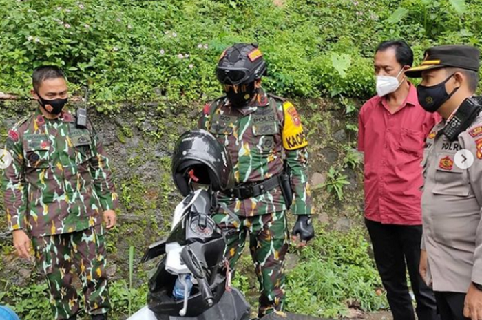 Masih Percaya Dukun? Kang Yana Membongkar Secara Halus!