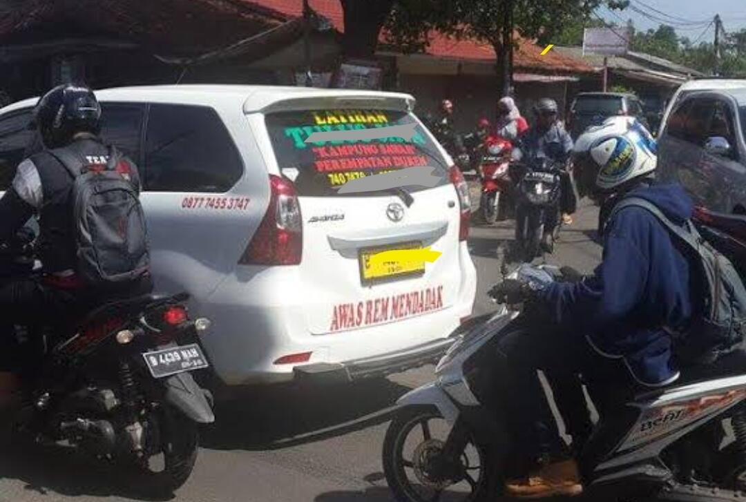 (Biar Aman) Sikap yang Harus Kita Lakukan Saat Dibelakang Kendaraan Kursus Stir Mobil