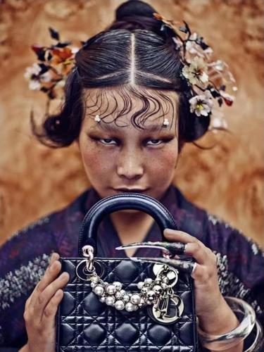 Foto Pameran Dior di China Tuai Kecaman