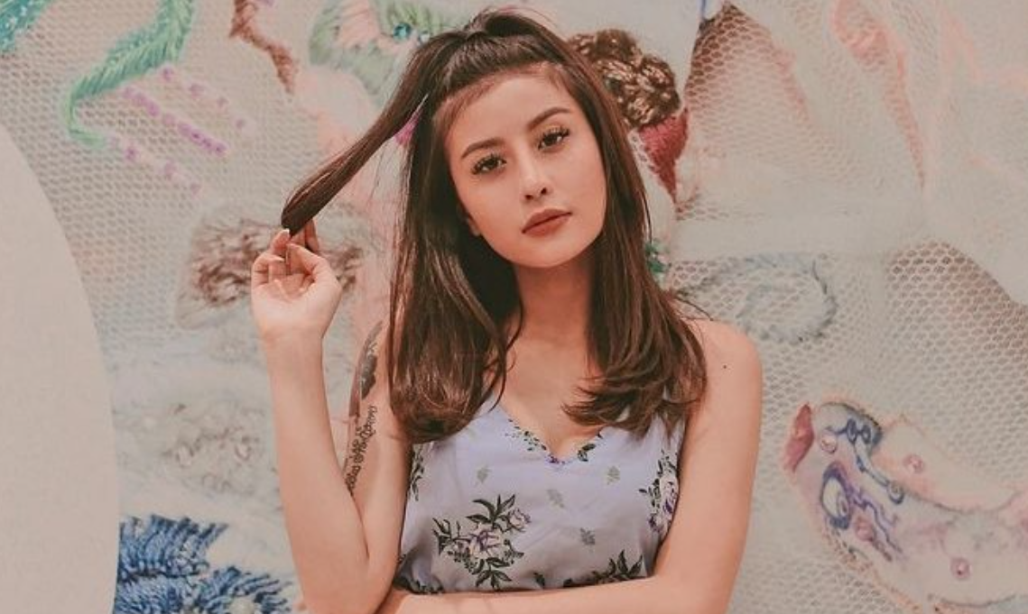 Duhh So Sweet! Awkarin Dilamar Gangga di Hari Ulang Tahunnya