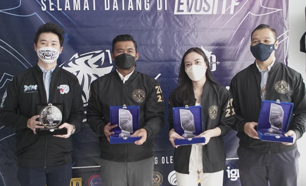 Berkomitmen Kembangkan Potensi Atlet Esport Nasional, Pemerintah Kunjungi Markas EVOS