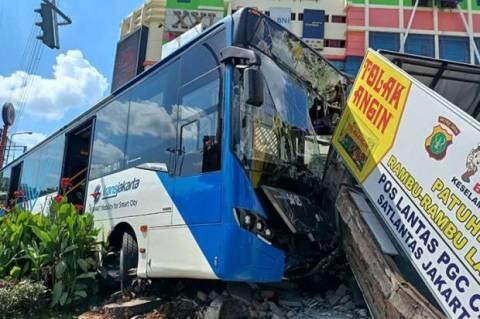 Gara-gara Transjakarta Kecelakaan Melulu Warga Takut Naik Bus