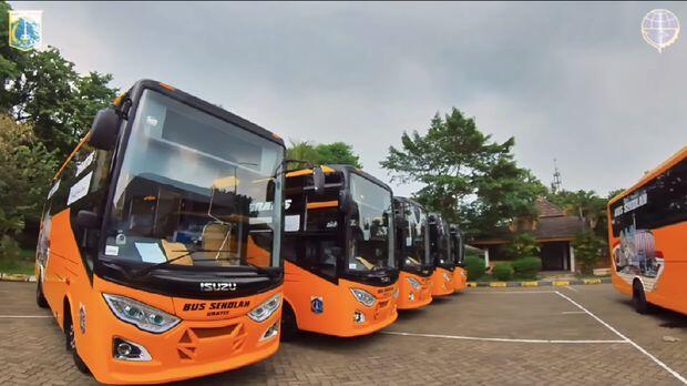 Asyik! Anak Sekolah di Wilayah DKI Jakarta Punya Bus Sekolah Baru 