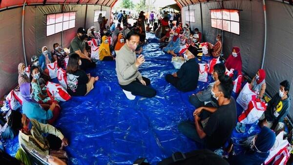 Cerita Warga ke Jokowi Soal Ngerinya Detik-detik Gunung Semeru Erupsi