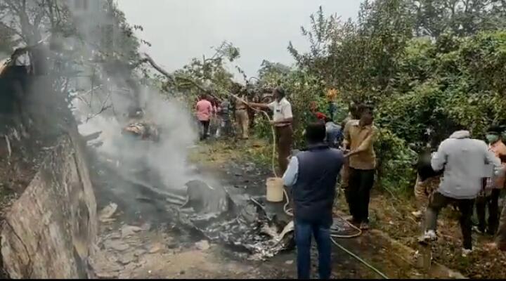 News Update | Helikopter Yang Membawa Mantan Panglima TNI India Terjatuh di Coonoor