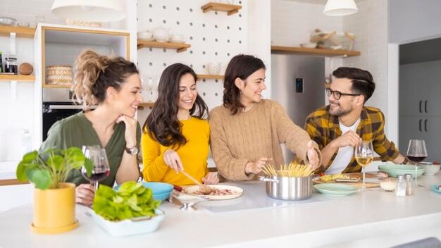 5 Risiko Punya Suami Pintar Memasak, Nomor 3 Jadi Peluang Selingkuh 