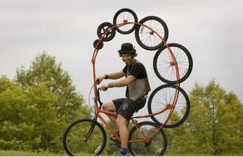 SEPEDA TERUNIK DI DUNIA, EMAK-EMAK BISA BAWA GALON