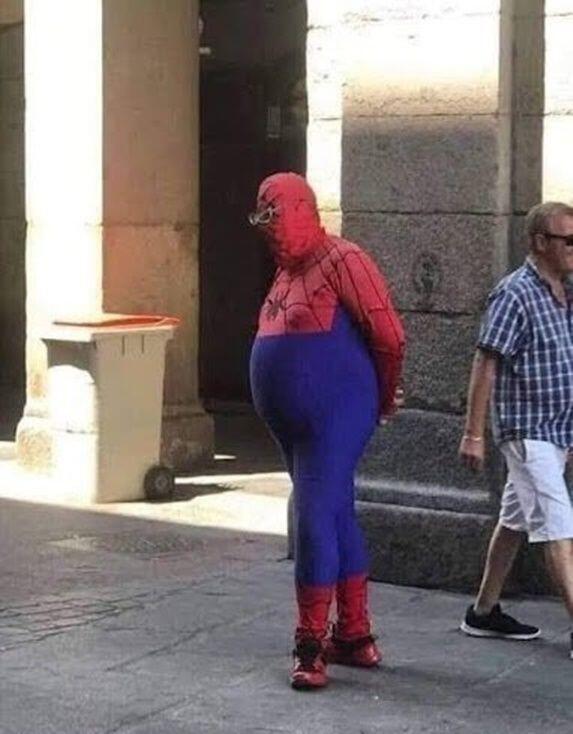 7 Penampakan lucu orang pakai kostum Spider-Man, antimainstream