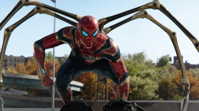 7 Penampakan lucu orang pakai kostum Spider-Man, antimainstream