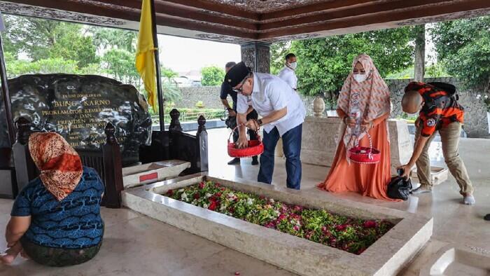 Ziarah ke Makam Bung Karno, LaNyalla Curhat soal Ambang Batas Harus 0% 