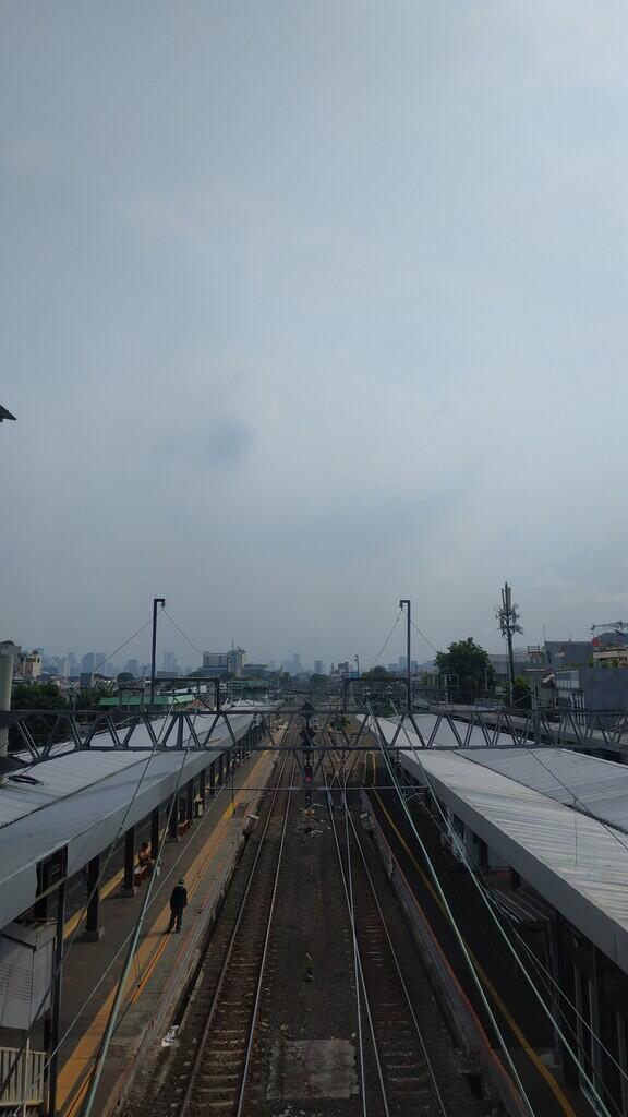 NAIK KRL UNTUK PERTAMA KALINYA