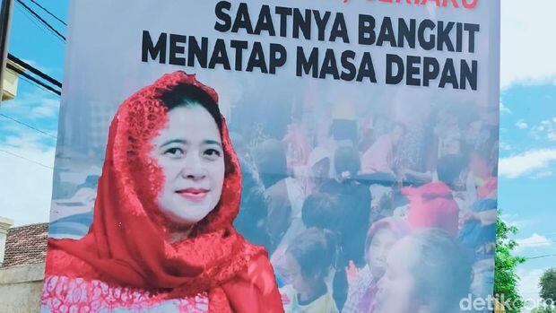 Banner Puan Maharani Bertebaran di Lokasi Terdampak Erupsi Semeru