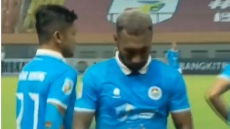 Pamer Alat Kelamin Usai Sulut United Kalah, Aksi Patrick Wanggai Ini Dihujat Warganet