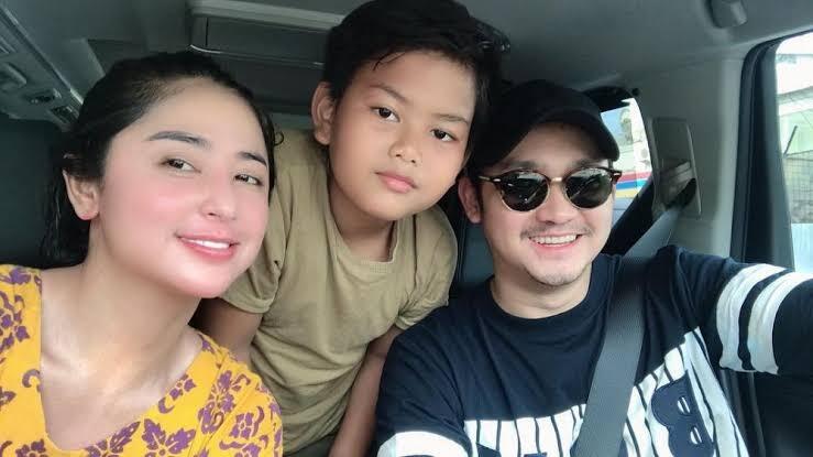 Dewi Persik Semakin Tua Semakin Cantik Dan Seksi, Netizen Tuduh Ga Mau Punya Anak?