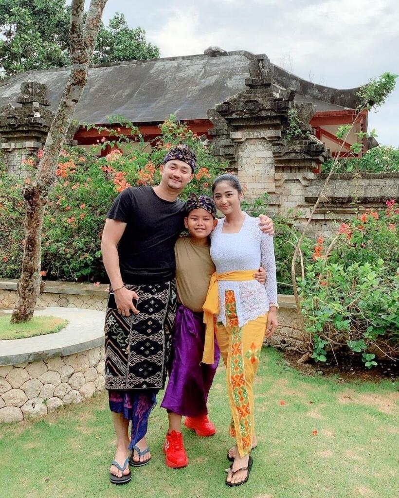 Dewi Persik Semakin Tua Semakin Cantik Dan Seksi, Netizen Tuduh Ga Mau Punya Anak?