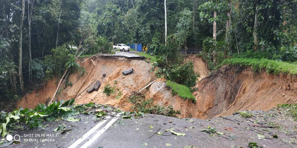 Curah Hujan Ekstrim, Banjir Hantam Sejumlah Wilayah Di Malaysia.