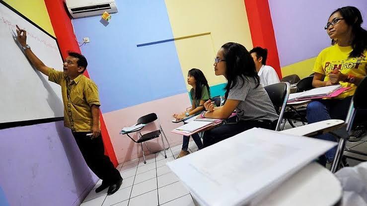 Kenapa Guru Sekolah Tak Sebagus Guru Di Bimbel?